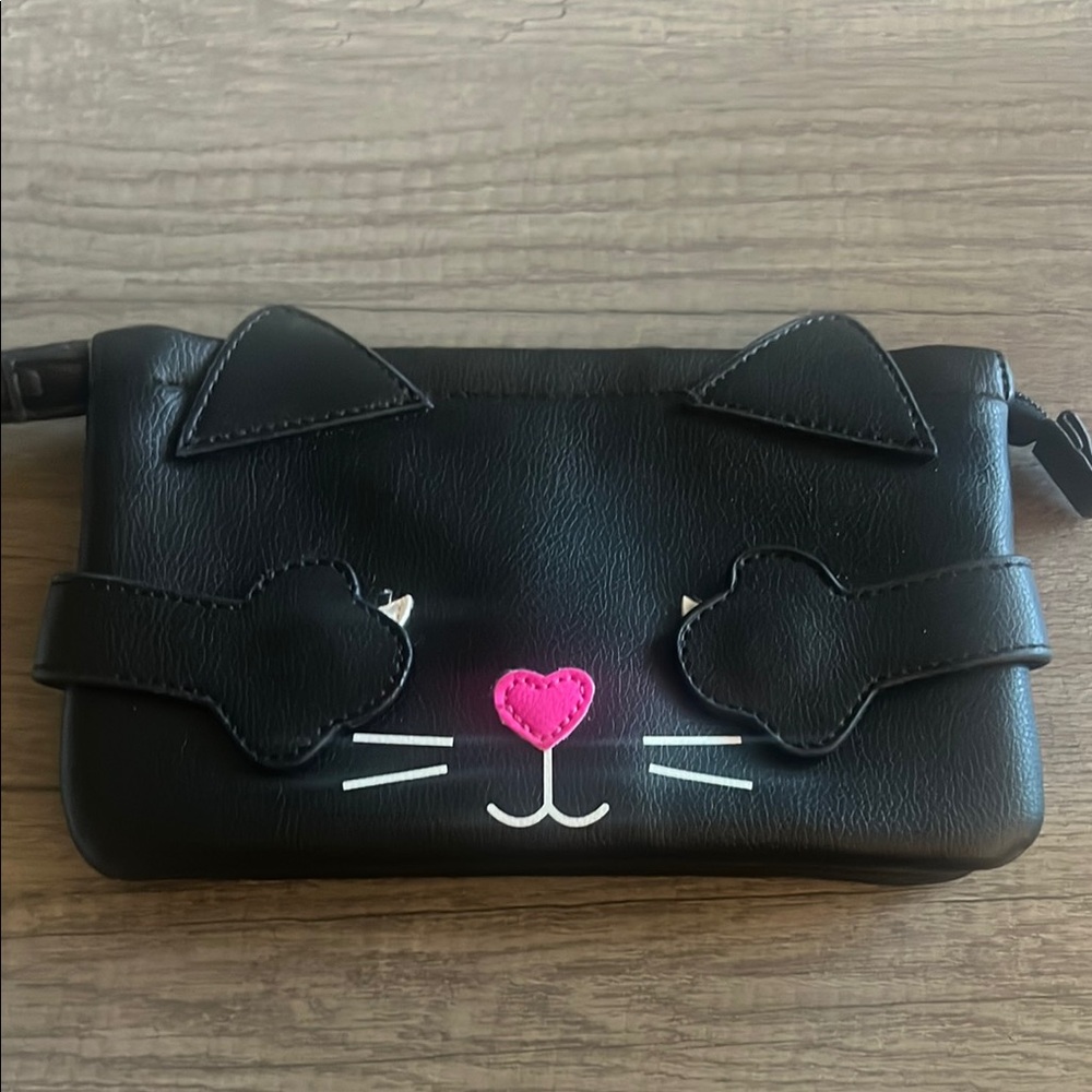 Betsey Johnson Black Cat Face Peekaboo Wristlet